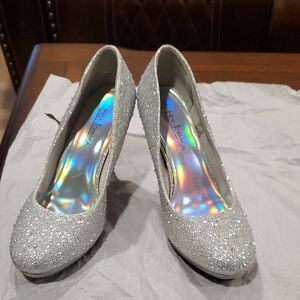 Hot Tomato Silver Glitter High Heel Pumps